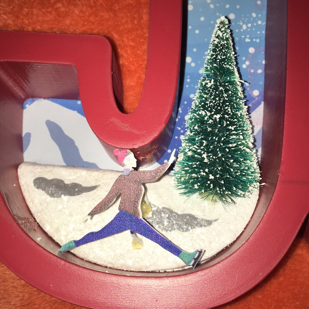 JOY Sign 🎄 - Picture 2 of 5